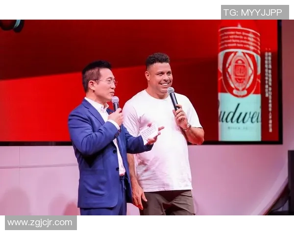 足球大牌球迷们的激情世界 揭秘明星球员背后的忠实粉丝与热爱